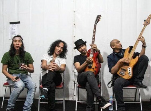 Makna Lagu Kalah - Slank
