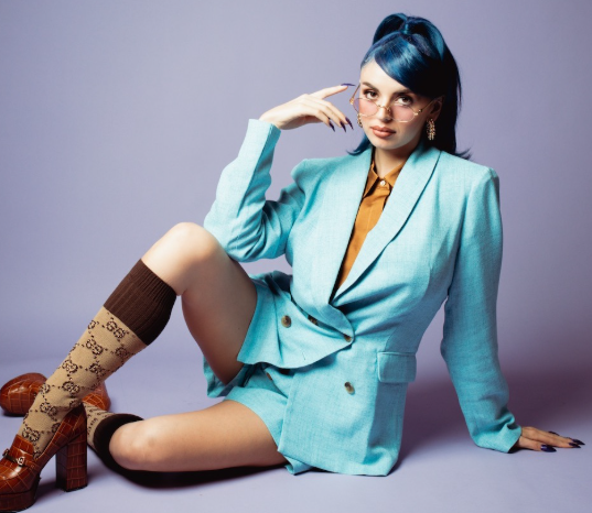 makna-lagu-superfan-rebecca-black