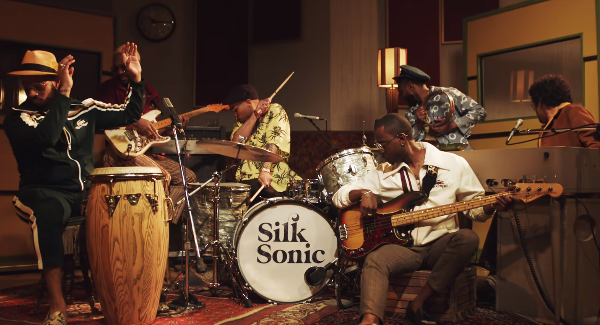 Review Makna lagu Leave The Door Open: Pintu Hati Terbuka